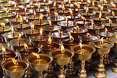 《战锤40K：暗潮》发售宣传片 今日正式发售